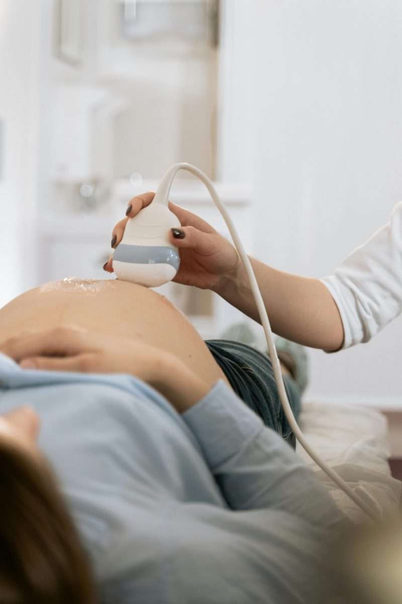 ultrasound exam of pregnant mom