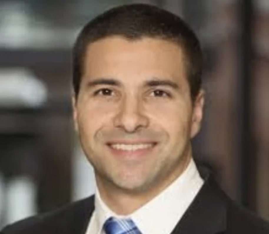 Soleyn, Drew.headshot