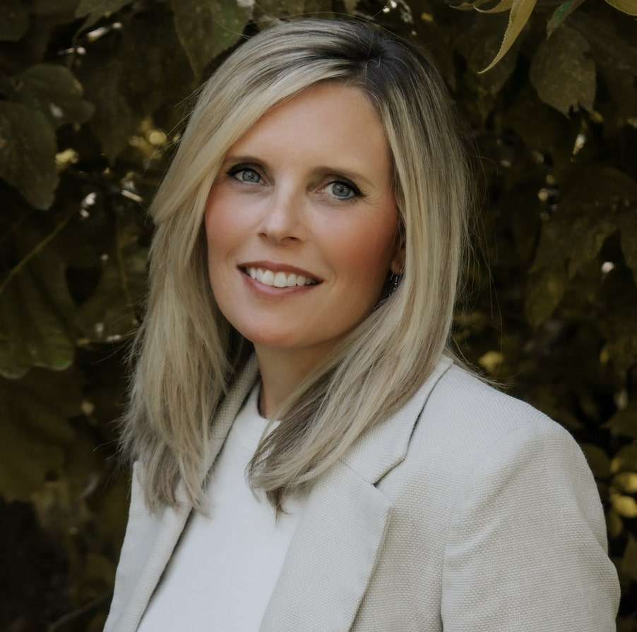 Hundley, Heather.headshot